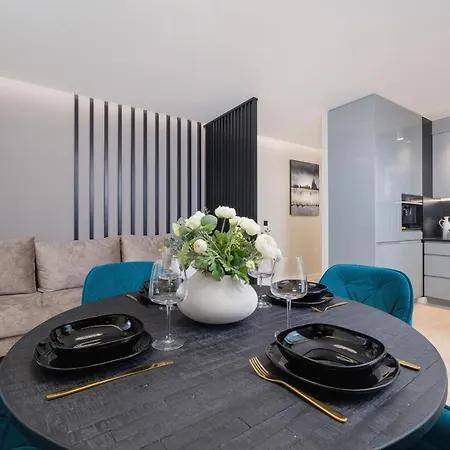 Exclusive Apartment On The Vistula River In Krakow By Renters Prestige-2